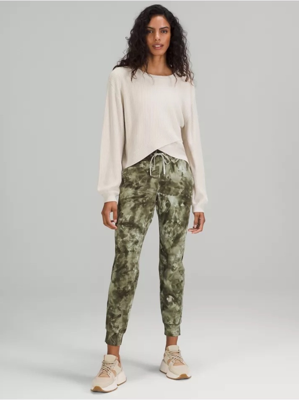 Ready to Rulu Highrise shorts - Lululemon size 4